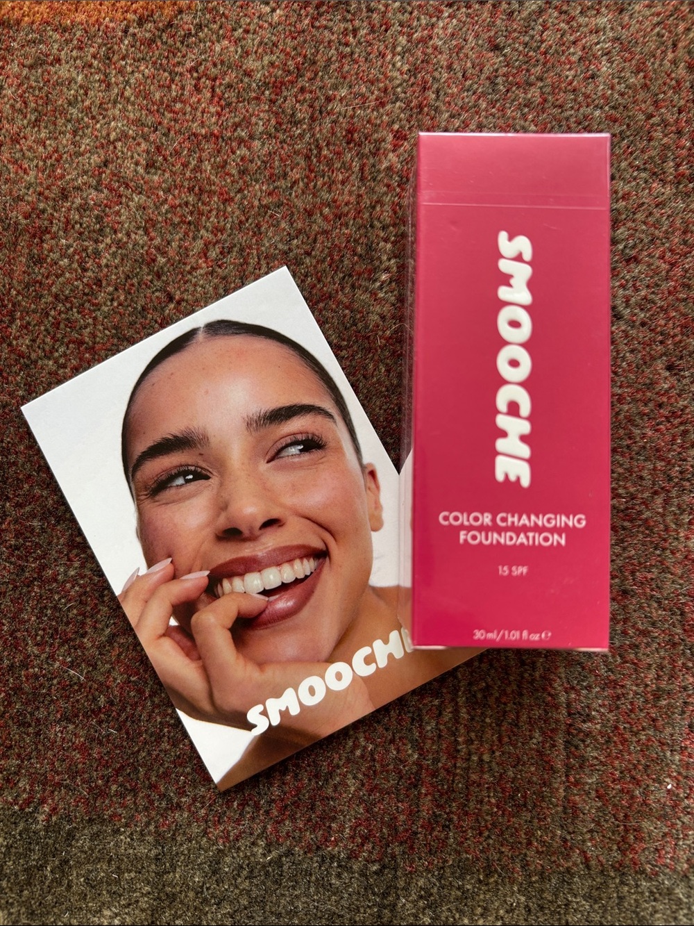 NIB - Smooche Reverse-Aging Adaptive Foundation - Color Changing Makeup